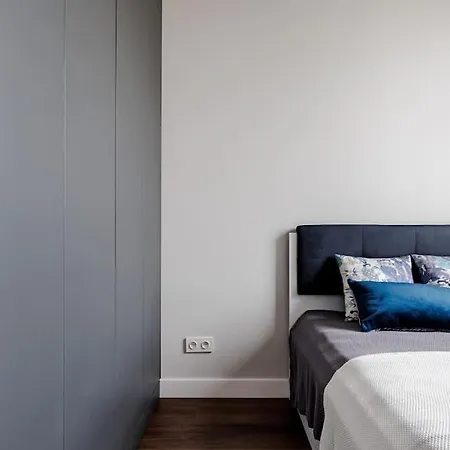 Business With 1 Bedroom By Ecru Wwa81 Apartament *