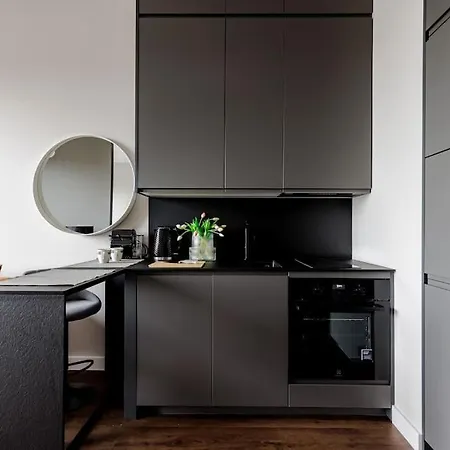 Business With 1 Bedroom By Ecru Wwa81 *